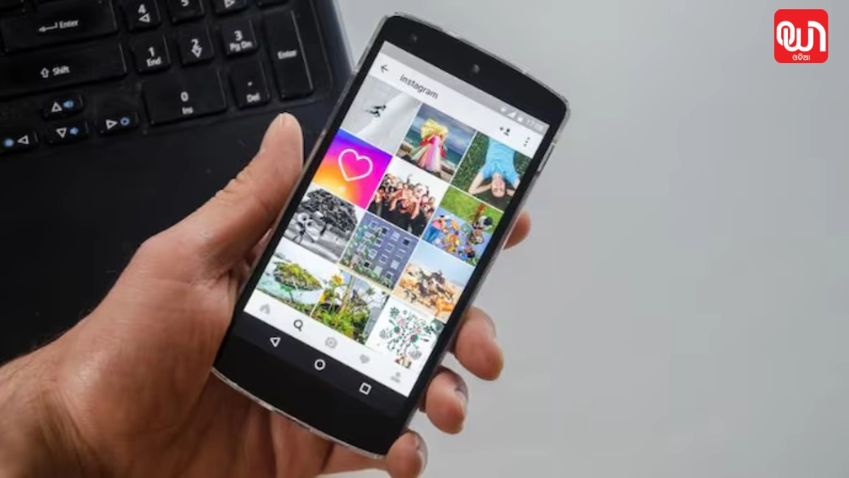 Instagram Story Reshare